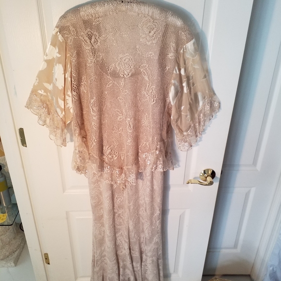 SPENCER ALEXIS GOWN & JACKET BEIGE &GOLD CROCHET S - Picture 2 of 6